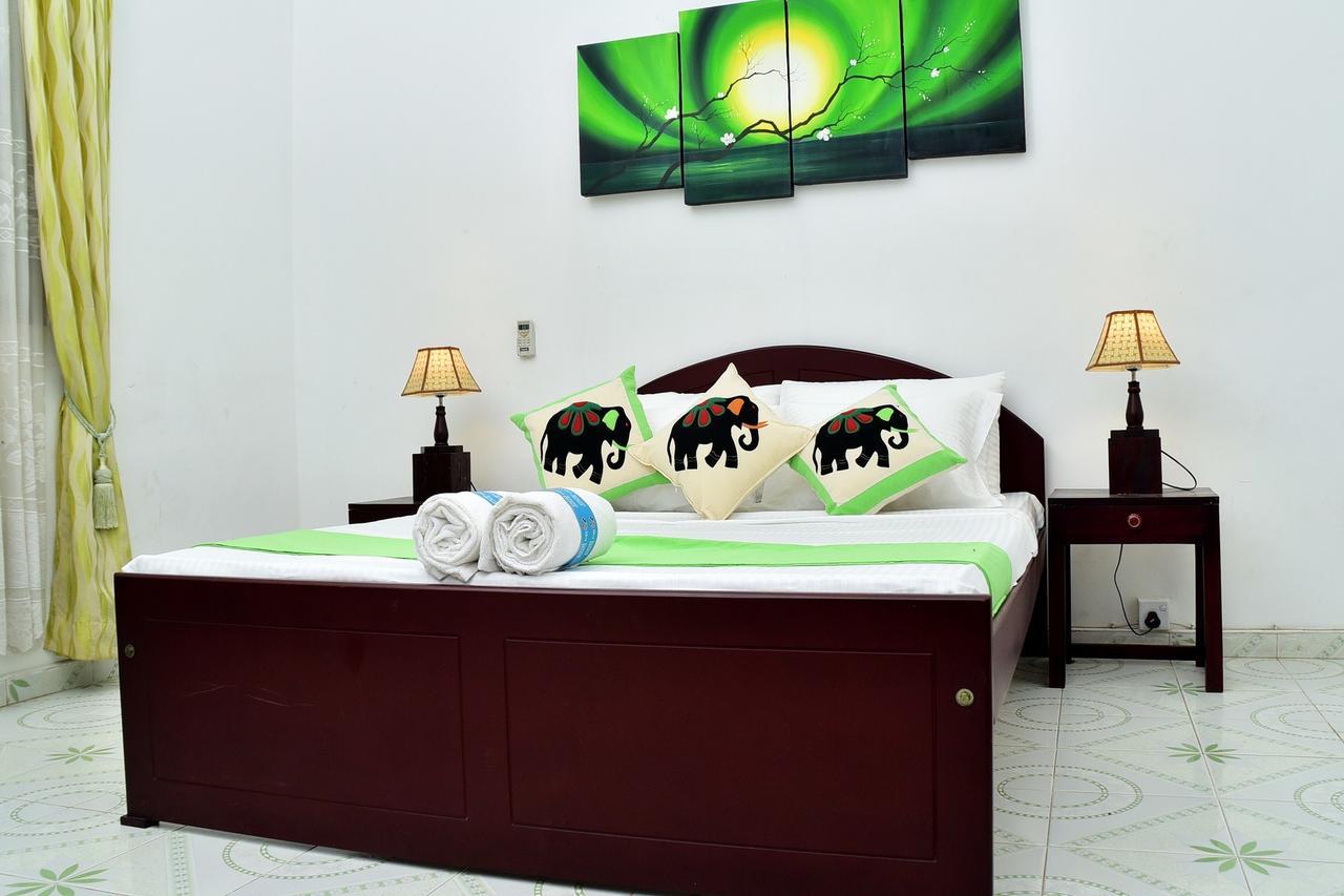 Sky Transit Hotel Катунаяка Экстерьер фото